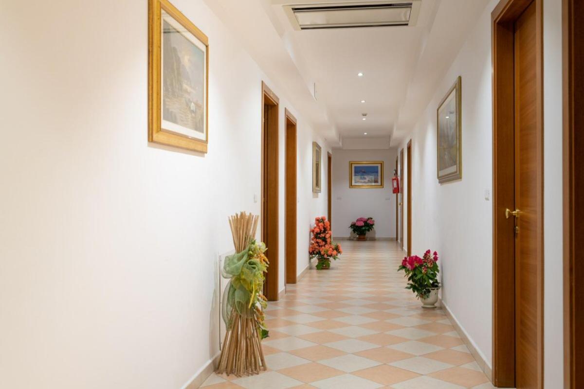 Hotel Bruna Martinsicuro Exterior photo
